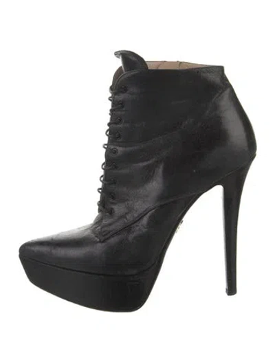 Pre-owned Prada Leather Pumps In Black