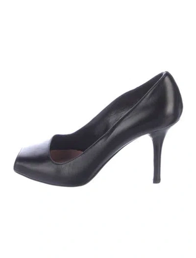 Pre-owned Prada Leather Pumps In Black