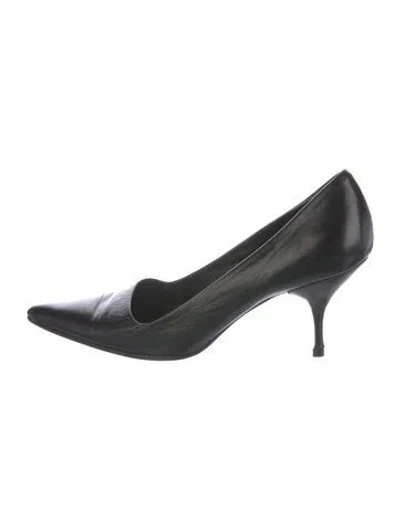 Pre-owned Prada Leather Pumps In Black