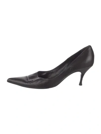 Pre-owned Prada Leather Pumps In Black
