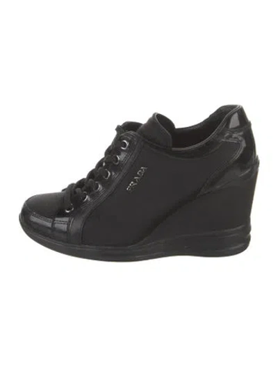 Pre-owned Prada Leather Pumps In Black