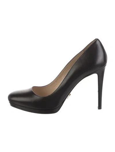 Pre-owned Prada Leather Pumps In Black