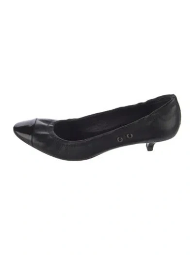 Pre-owned Prada Leather Pumps In Black