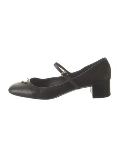 Pre-owned Prada Leather Pumps In Black
