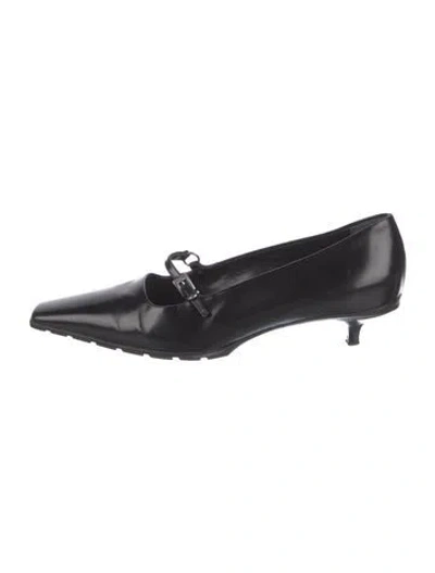 Pre-owned Prada Leather Pumps In Black