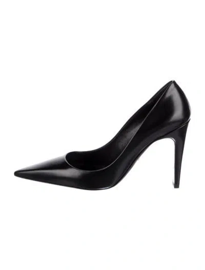 Pre-owned Prada Leather Pumps In Black