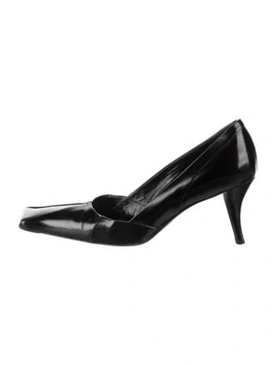 Pre-owned Prada Leather Pumps In Black