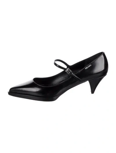 Pre-owned Prada Leather Pumps In Black