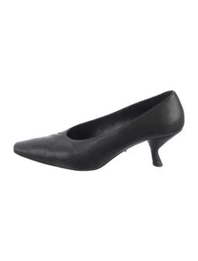 Pre-owned Prada Leather Pumps In Black