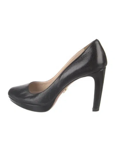 Pre-owned Prada Leather Pumps In Black