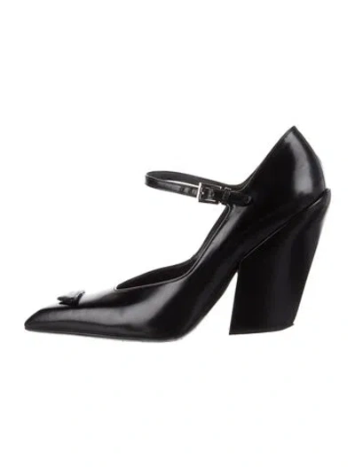 Pre-owned Prada Leather Pumps In Black