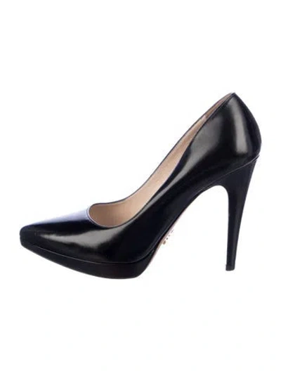 Pre-owned Prada Leather Pumps In Black