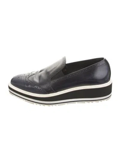 Pre-owned Prada Leather Pumps In Black