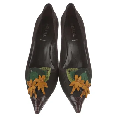 Pre-owned Prada Leather Pumps In Black