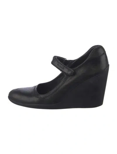 Pre-owned Prada Leather Pumps In Black/blue