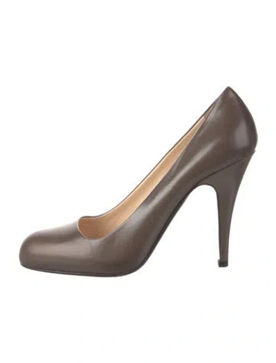 Pre-owned Prada Leather Pumps In Brown