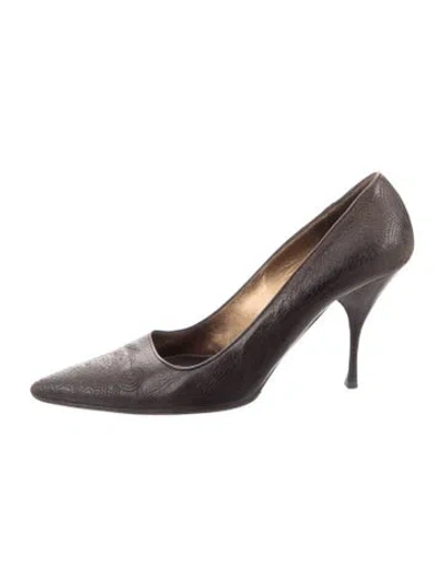 Pre-owned Prada Leather Pumps In Brown