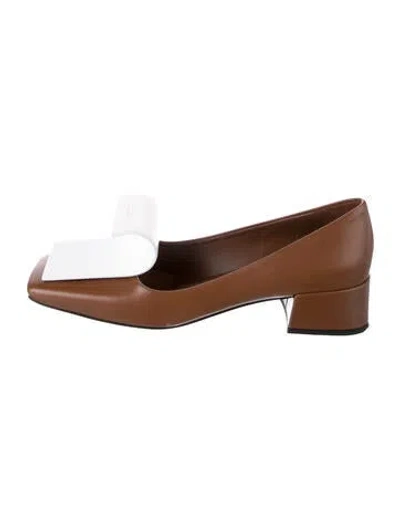 Pre-owned Prada Leather Pumps In Brown