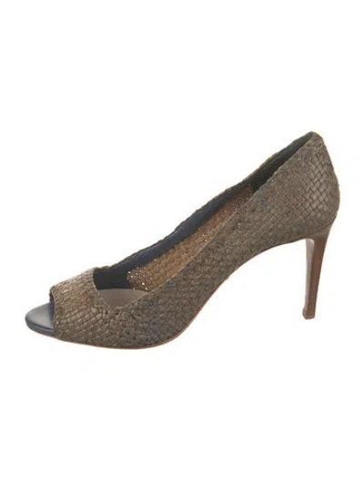 Pre-owned Prada Leather Pumps In Gold