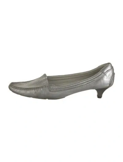 Pre-owned Prada Leather Pumps In Gray