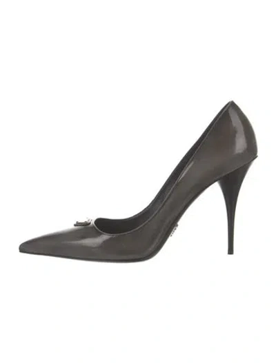 Pre-owned Prada Leather Pumps In Grey