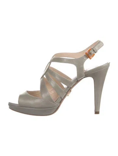 Pre-owned Prada Leather Pumps In Grey