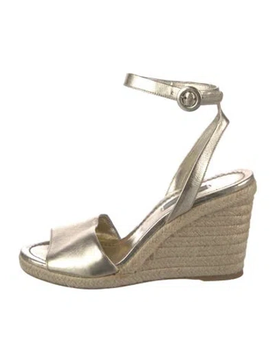 Pre-owned Prada Leather Pumps In Metallic/neutrals