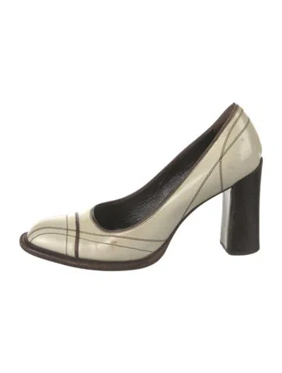 Pre-owned Prada Leather Pumps In Neutral