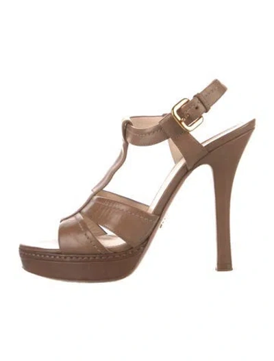 Pre-owned Prada Leather Pumps In Neutral