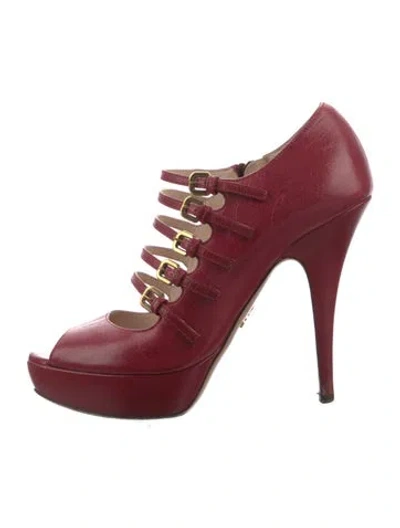Pre-owned Prada Leather Pumps In Red