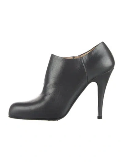 Pre-owned Prada Leather Pumps In Silver