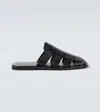 Prada Mules Im Fischer-stil Aus Leder In Black