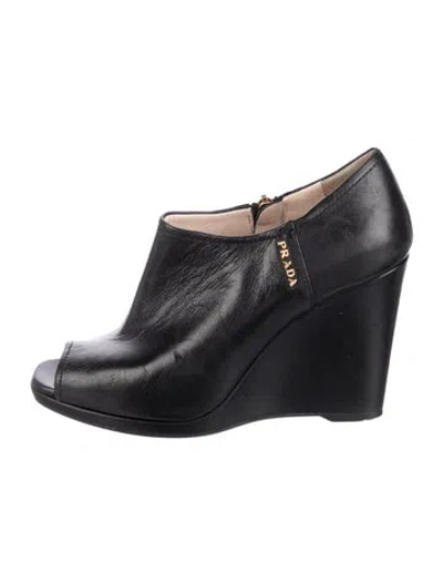 Pre-owned Prada Leather Sandals In Black