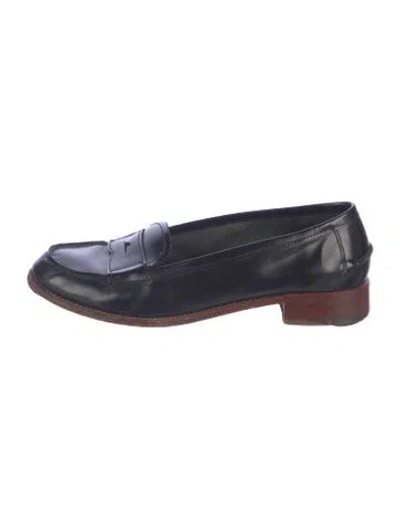 Pre-owned Prada Leather Scalloped Accent Loafers In Black