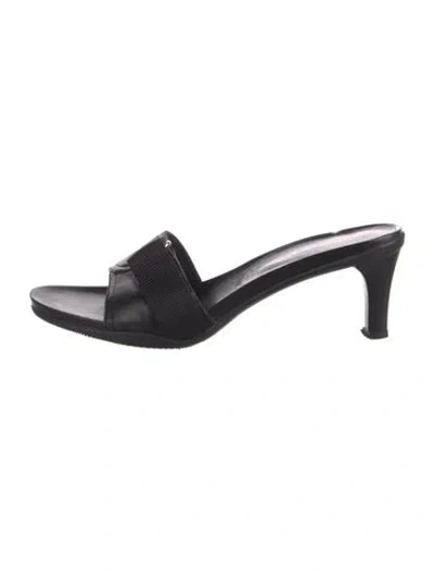 Pre-owned Prada Leather Slides In Black