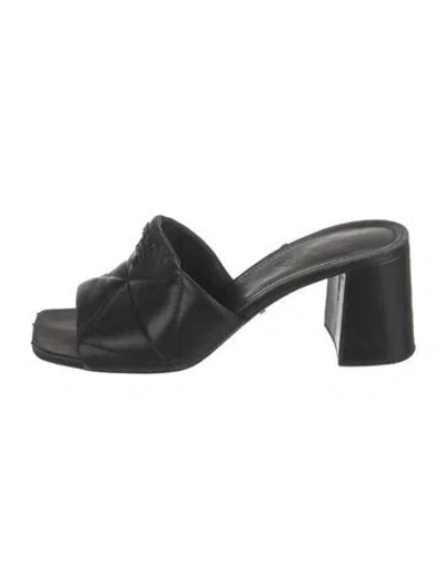 Pre-owned Prada Leather Slides In Black