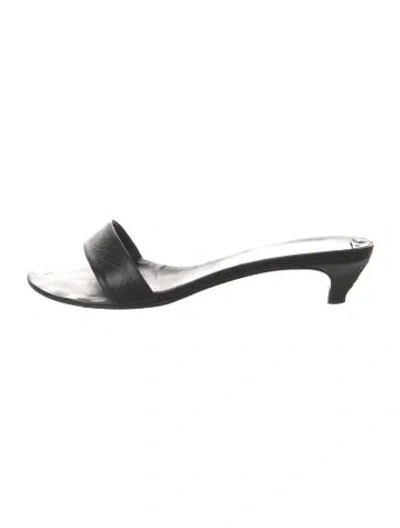 Pre-owned Prada Leather Slides In Black
