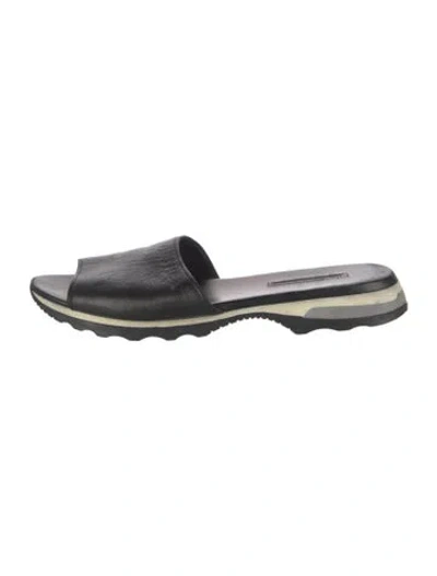 Pre-owned Prada Leather Slides In Black