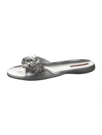 Pre-owned Prada Leather Slides In Silver
