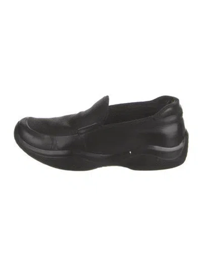 Pre-owned Prada Leather Sneakers In Black
