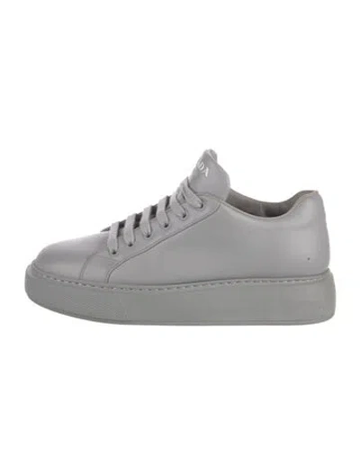 Pre-owned Prada Leather Sneakers In Gray
