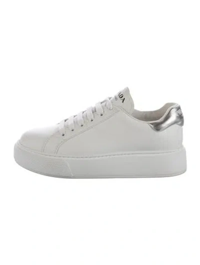 Pre-owned Prada Leather Sneakers In White
