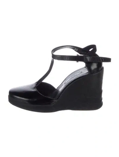 Pre-owned Prada Leather T-strap Pumps In Black