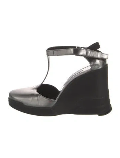 Pre-owned Prada Leather T-strap Pumps In Gray
