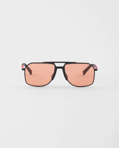 Prada Eckige Linea Rossa Sonnenbrille In Black