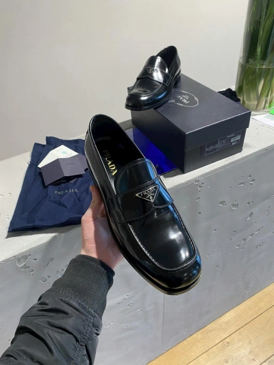 Pre-owned Prada Loafer/mokassins Triangolo-logo Leather In Black