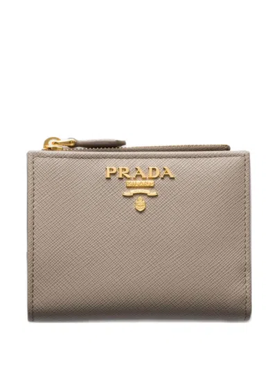 Prada Logo-detail Saffiano Leather Wallet In Gray