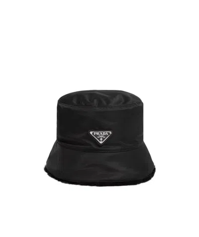 Prada Logo-plaque Bucket Hat In Black