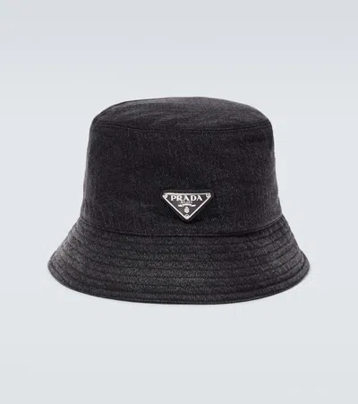 PRADA LOGO PLAQUE DENIM BUCKET HAT