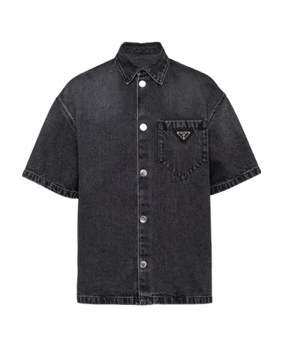 PRADA PRADA LOGO PLAQUE SHORT SLEEVED DENIM SHIRT